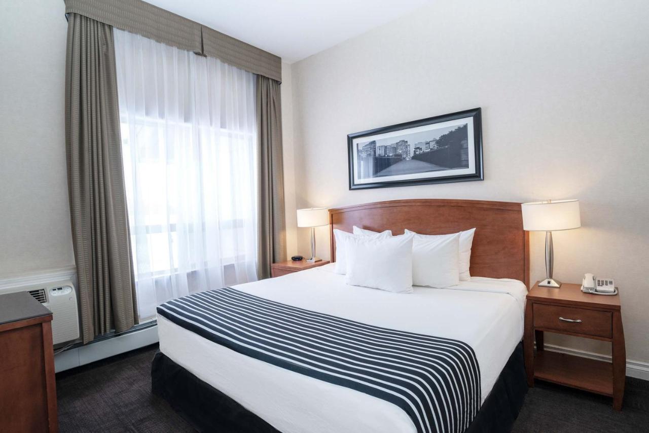Sandman Hotel & Suites Calgary West Экстерьер фото