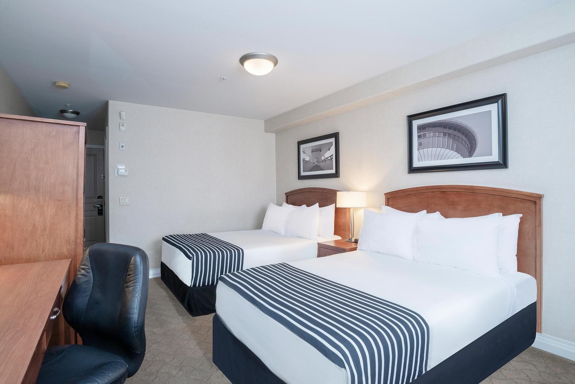 Sandman Hotel & Suites Calgary West Экстерьер фото