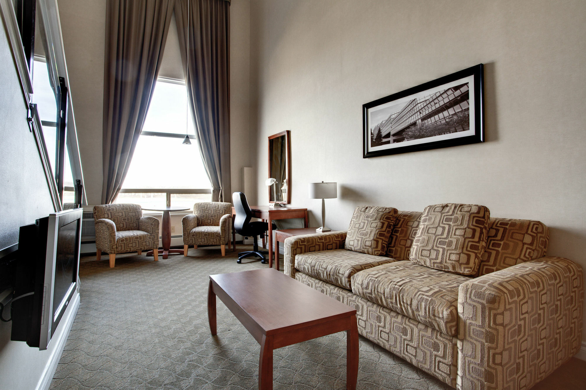 Sandman Hotel & Suites Calgary West Экстерьер фото