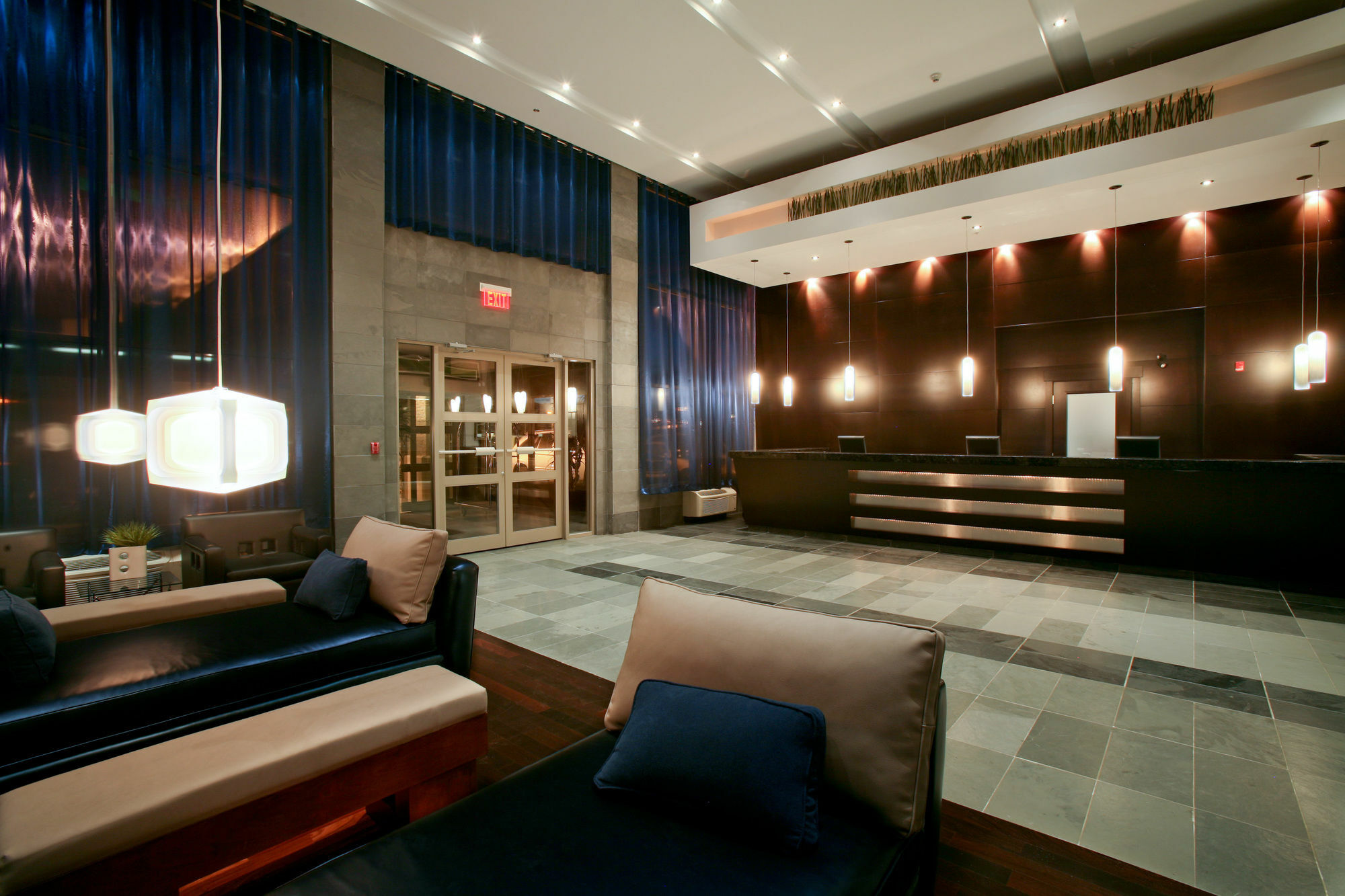 Sandman Hotel & Suites Calgary West Экстерьер фото
